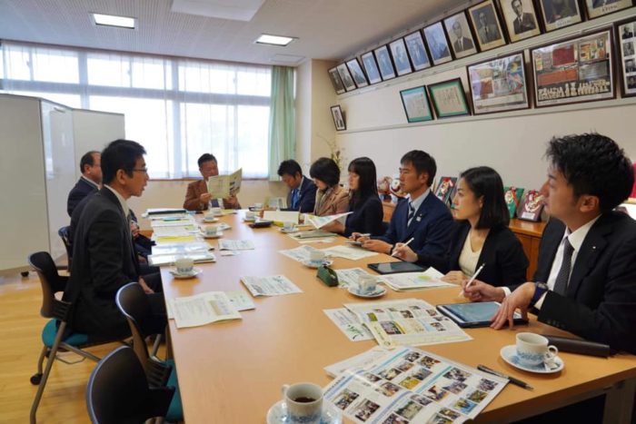 不登校の少なさで有名な三鷹市の取組み コミュニティースクール を視察 東京都議会議員 福島りえこ オフィシャルサイト